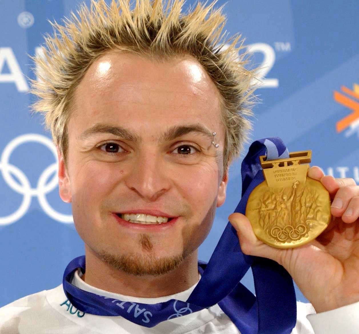 steven-bradbury-and-his-gold-medal